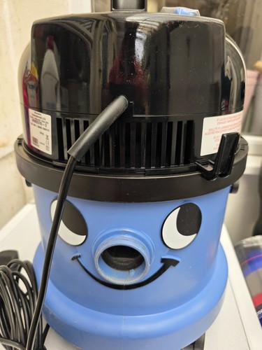 Henry wet and dry vacuum - henry,